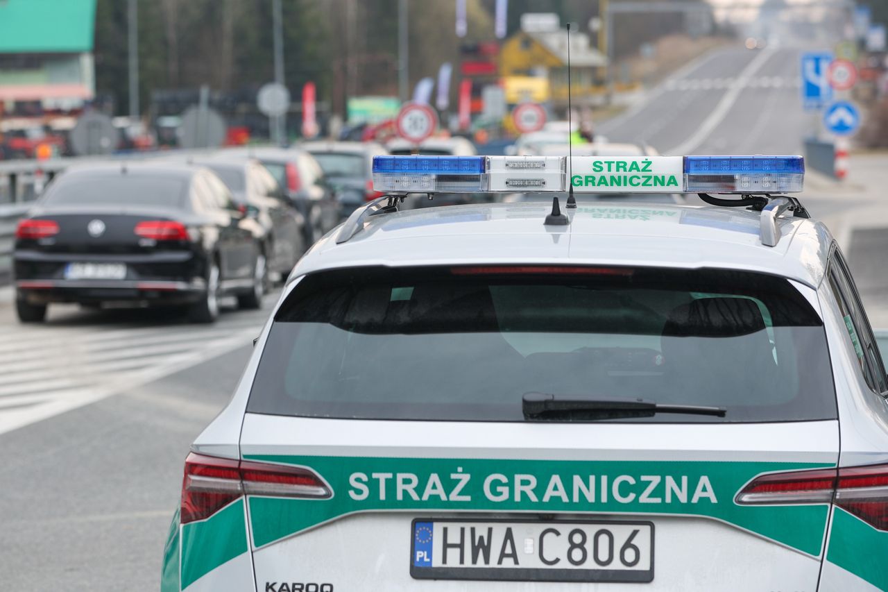 Polska wzmacnia kontrole graniczne. Tusk wskazał, skąd jest zagrożenie pryszczycą