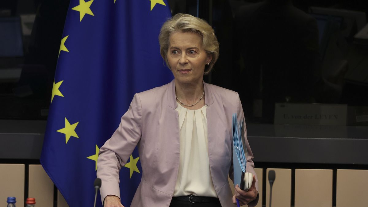 European Commission President Ursula von der Leyen looks on at the start of the European Commission weekly College Meeting at the European Parliament in Strasbourg, France, 12 September 2023. The session runs from 11 till 14 September. EPA/JULIEN WARNAND Dostawca: PAP/EPA.