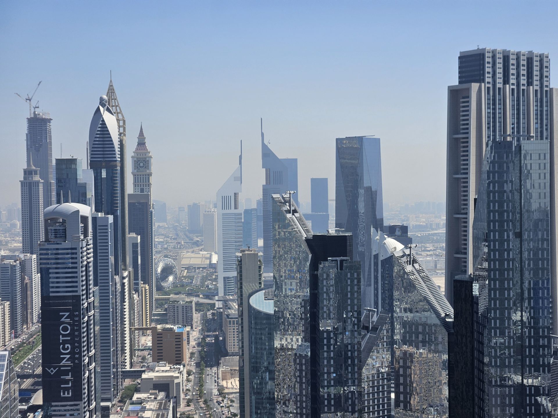 Z tarasu możemy zobaczyć panoramę całego Dubaju