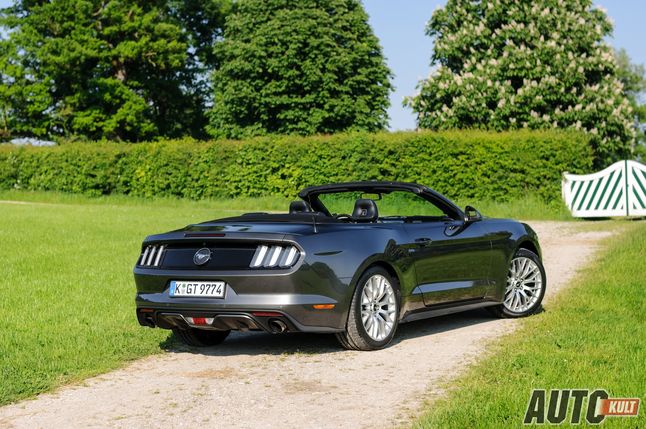 Ford Mustang 2,3 EcoBoost Convertible
