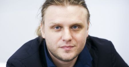 Piotr Woźniak-Starak poszukiwany. Pierwsze zgłoszenie o wypadku pojawiło się już o 2 w nocy? "Widać było, że ze strony służb nie ma reakcji"