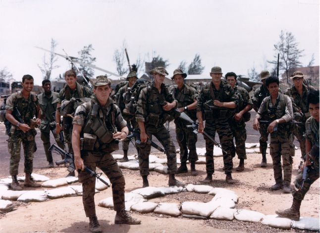 Lipiec 1968. Dwa zespoły LRP (Patroli Dalekiego Zasięgu) z Pierwszej Dywizji Kawalerii, Quang Tri, Wietnam.