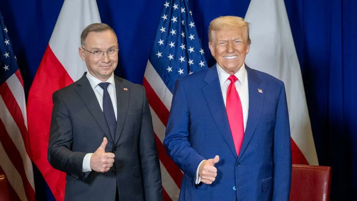 Spotkanie Andrzeja Dudy z Donaldem Trumpem trwało ledwie ok. 10 