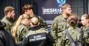 Płacą 6 tys. na rękę i dopłacają do mieszkania. Brakuje 1000 osób