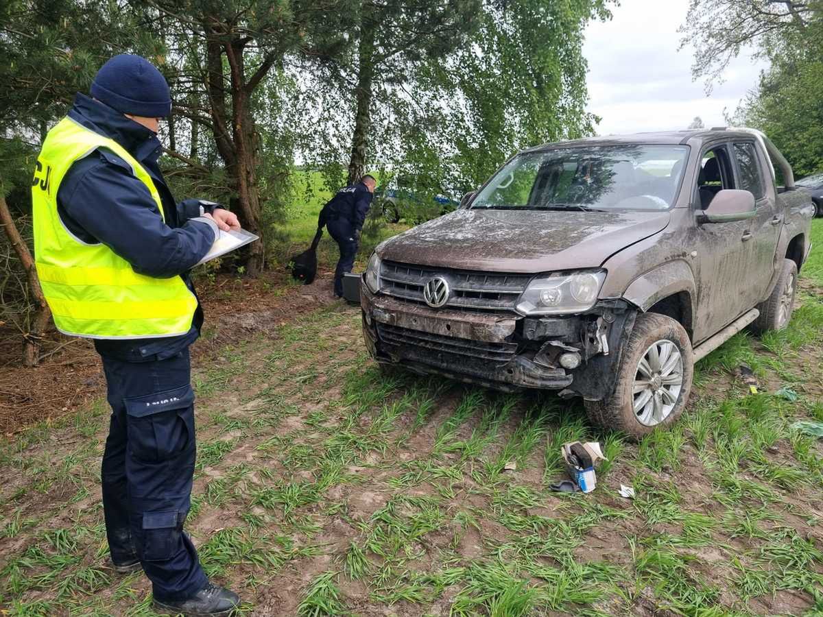 Pościg zakończył się dopiero na polnej drodze w powiecie radomskim