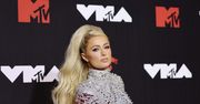 Paris Hilton w srebrnej mini na gali MTV VMA. Dosłownie błyszczała!