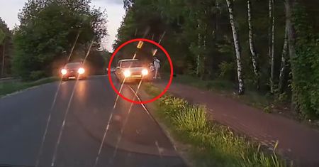 21-latek wjechał na chodnik. Dramatyczne nagranie z Wielkopolski