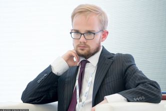 Blisko 65 mln zł w trzy lata. Takie nagrody dostali w Ministerstwie Finansów