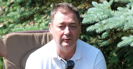 Jacek Rozenek skończył 55 lat. Po udarze stracił wszystko