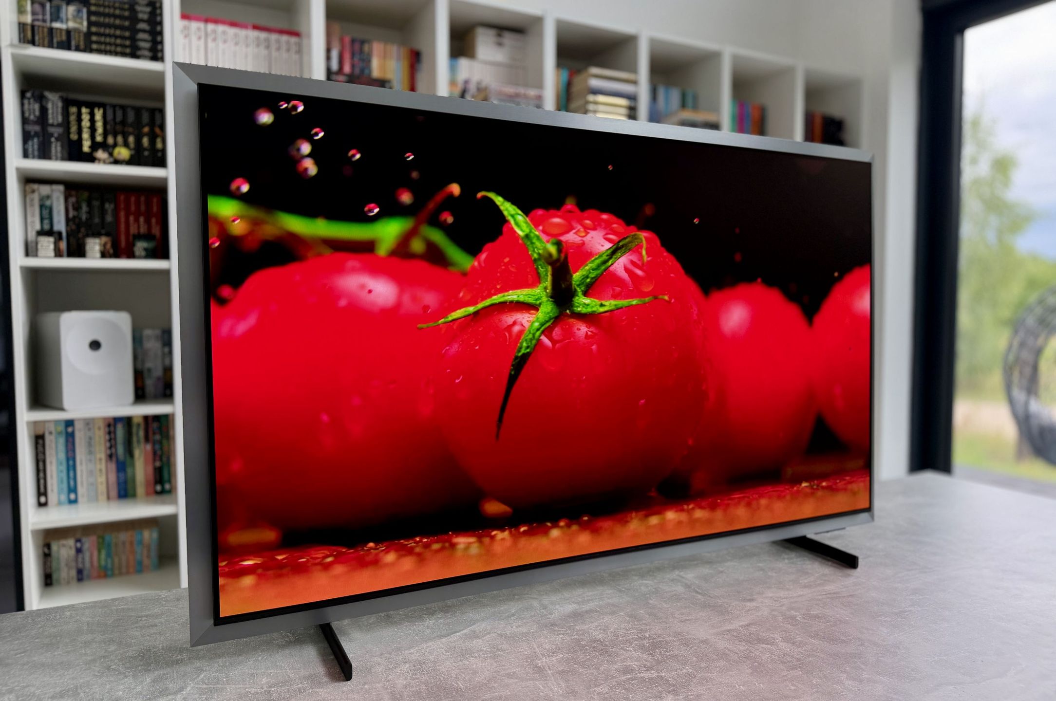 Samsung OLED S99H - soczysta czerwień