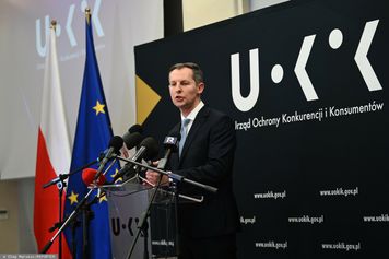 Droga pożyczka z pakietem usług. Prezes UOKiK nakłada karę na firmę