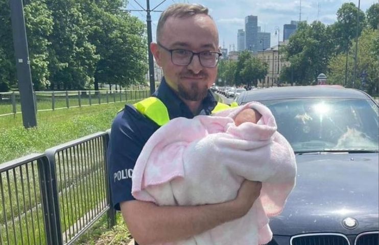 Policjant uratował 11-dniowe dziecko