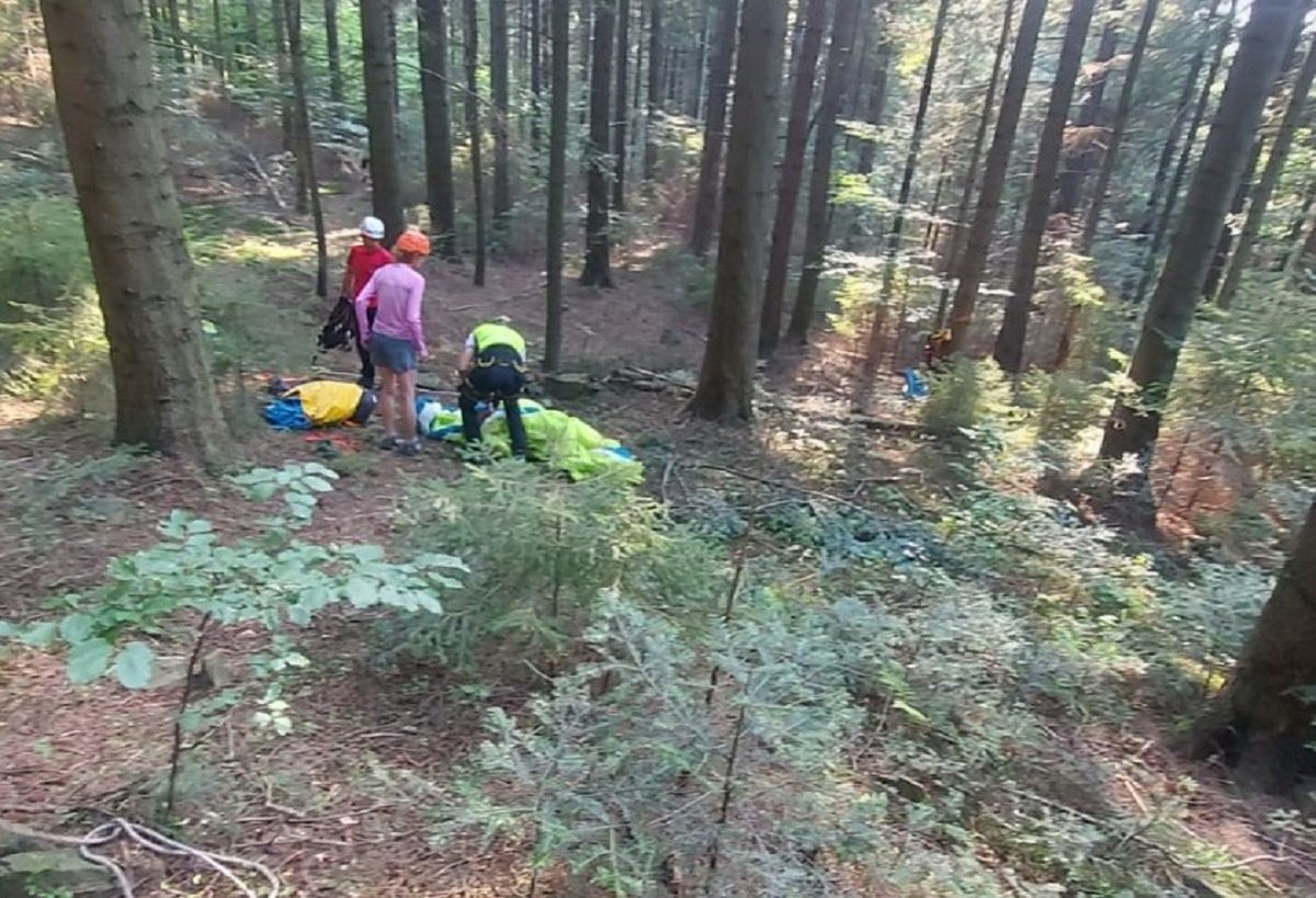 Koszmar paralotniarki w Beskidzie Wyspowym. Na pomoc ruszyli goprowcy