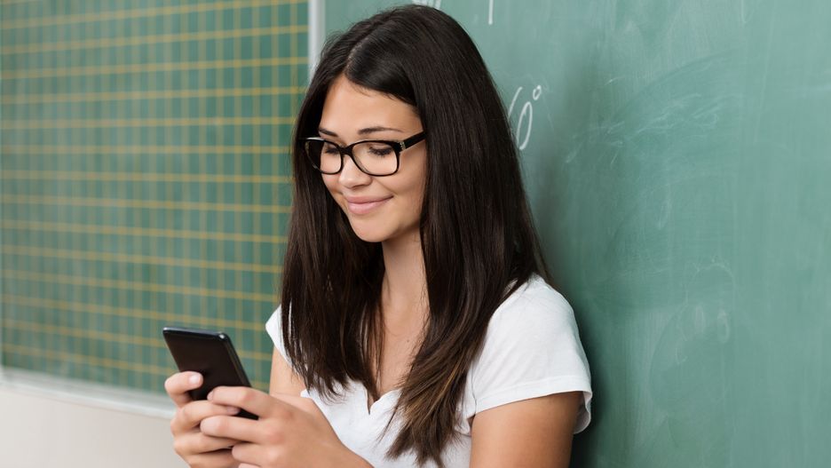 Dzisiejszy "powrót do szkoły" wiąże się z koniecznością posiadania dobrego smartfonu