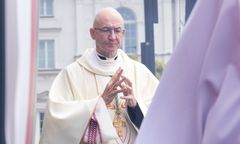 Fałszywe konta abp. Galbasa. Archidiecezja alarmuje