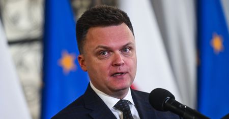 Niespodziewane powitanie Hołowni. "Pan mnie chyba z kimś pomylił"