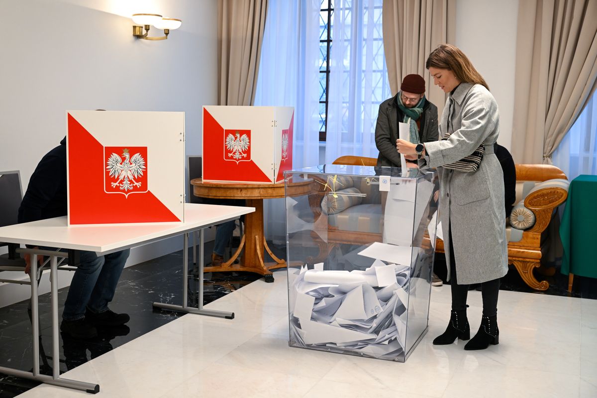 Głosowanie w jesiennych wyborach parlamentarnych. Jak dzisiaj zagłosowaliby Polacy?