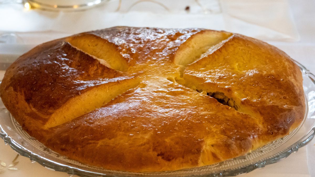 Oliwna bułka serwowana jest często w formie ciasta