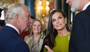 Królewskie pary na przyjęciu koronacyjnym Karola. Letizia wyglądała olśniewająco