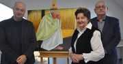 Końskie: Wystawa obrazów o ks. Marcelem Prawicy w KSWP