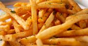 Te frytki smakują jak z McDonald's. Kluczowa jest jedna czynność przed smażeniem