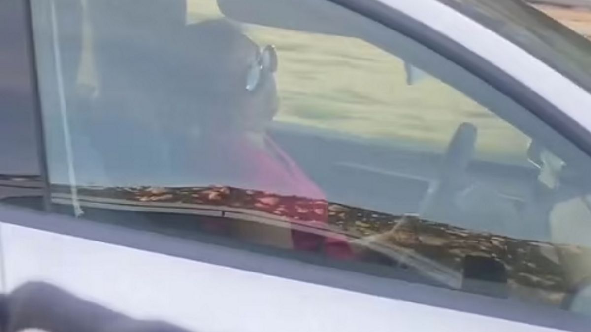 Kobieta spała za kierownicą