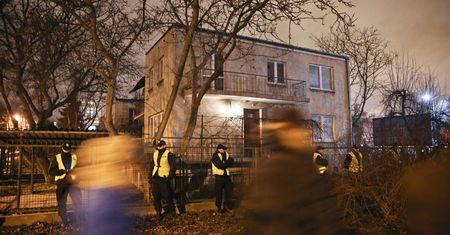 Nowi sąsiedzi Kaczyńskiego. Już trwa remont