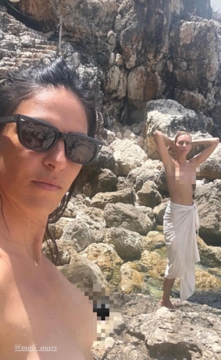 Anja Rubik z koleżanką