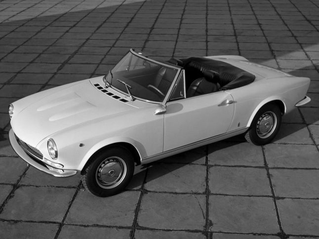 Fiat 124 Sport Spider z lat 70.