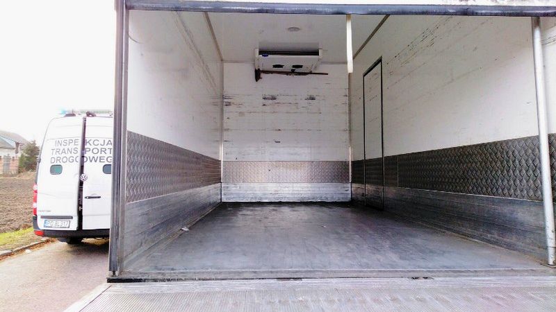 Pojazd był pusty, a i tak nadmiernie obciążony. Co tu się wydarzyło?