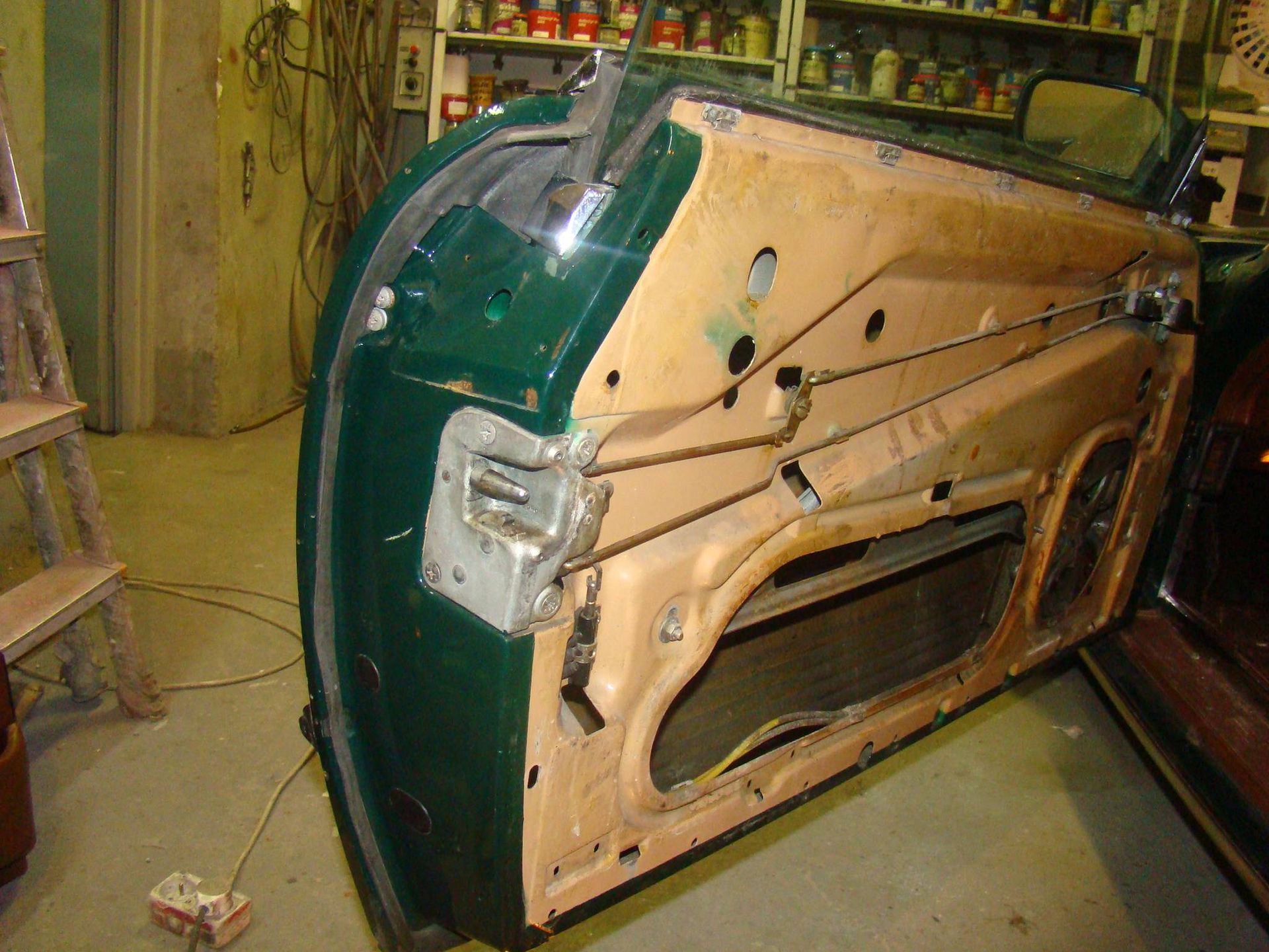 Mercedes 450 SL (R107) - rozbrajanie drzwi 4