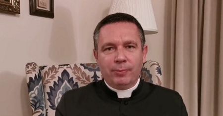 "Adwent się skończył". Ksiądz grzmi na temat "magii świąt"