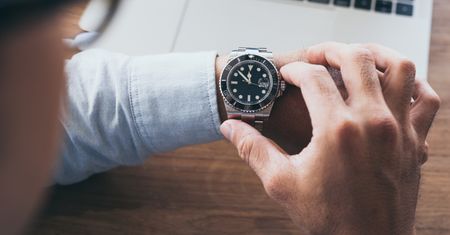 Zmiana czasu. Kiedy przestawiamy zegarki? Co to oznacza dla gospodarki?