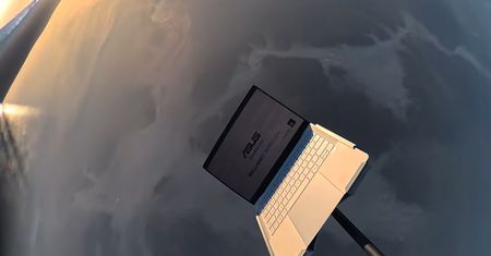 Wysłali laptopa do strefy śmierci. ASUS wpadł na zwariowany pomysł