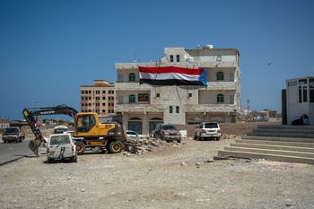 Polacy utknęli na jemeńskiej wyspie.  "Warunki są spartańskie"