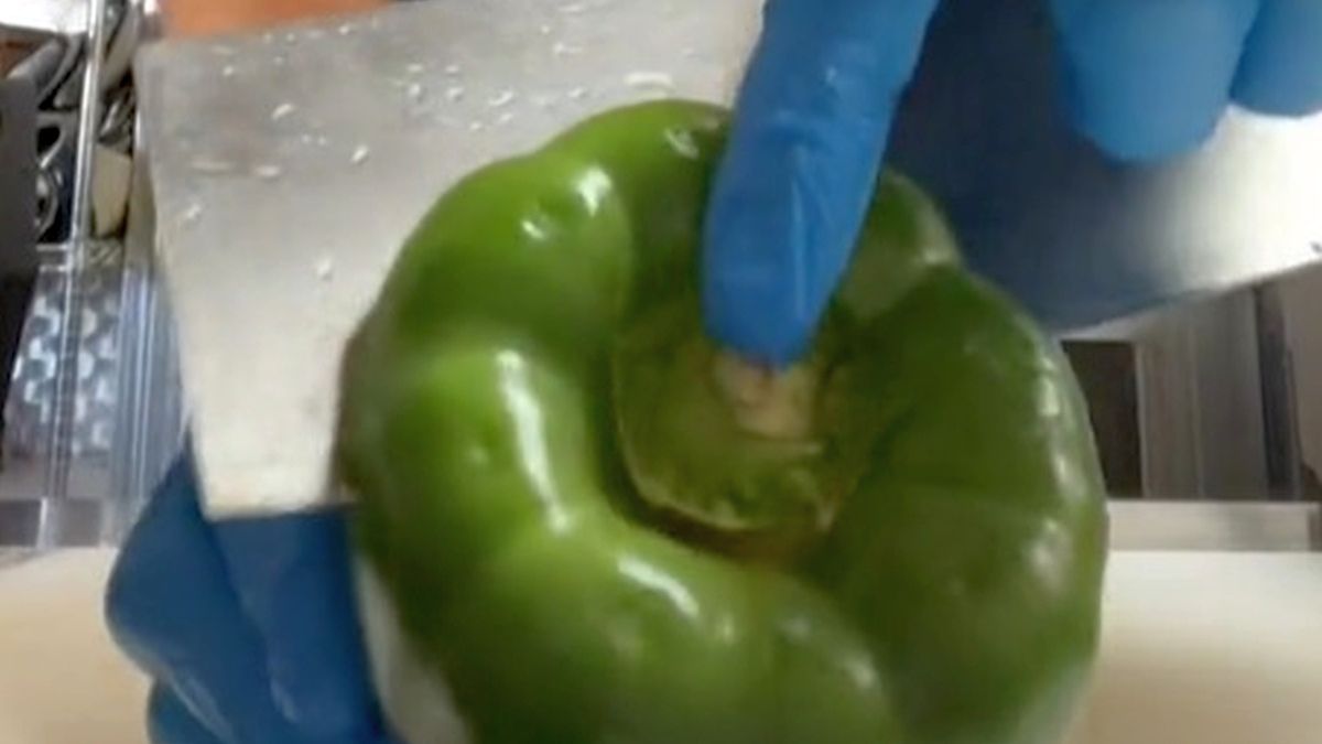 Świetny patent na obranie papryki 