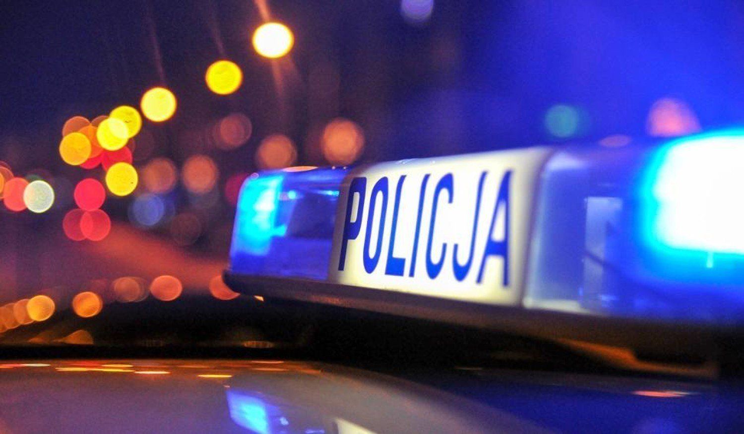 Kiedy okazało się, że 22-latek kierował bez uprawnień, policjanci postanowili odholować motocykl, którym się poruszał.