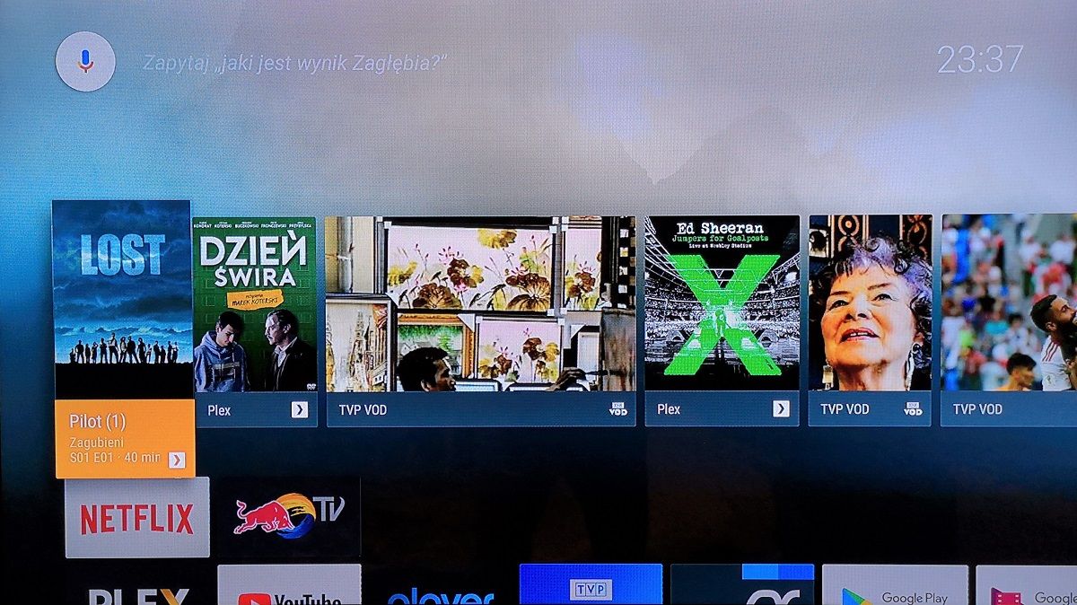 Przed aktualizacją, Android 6.0.1 Marshmallow. Poza sytuacją wyjścia do menu w czasie odtwarzania filmu, tło menu jest niezmienne.