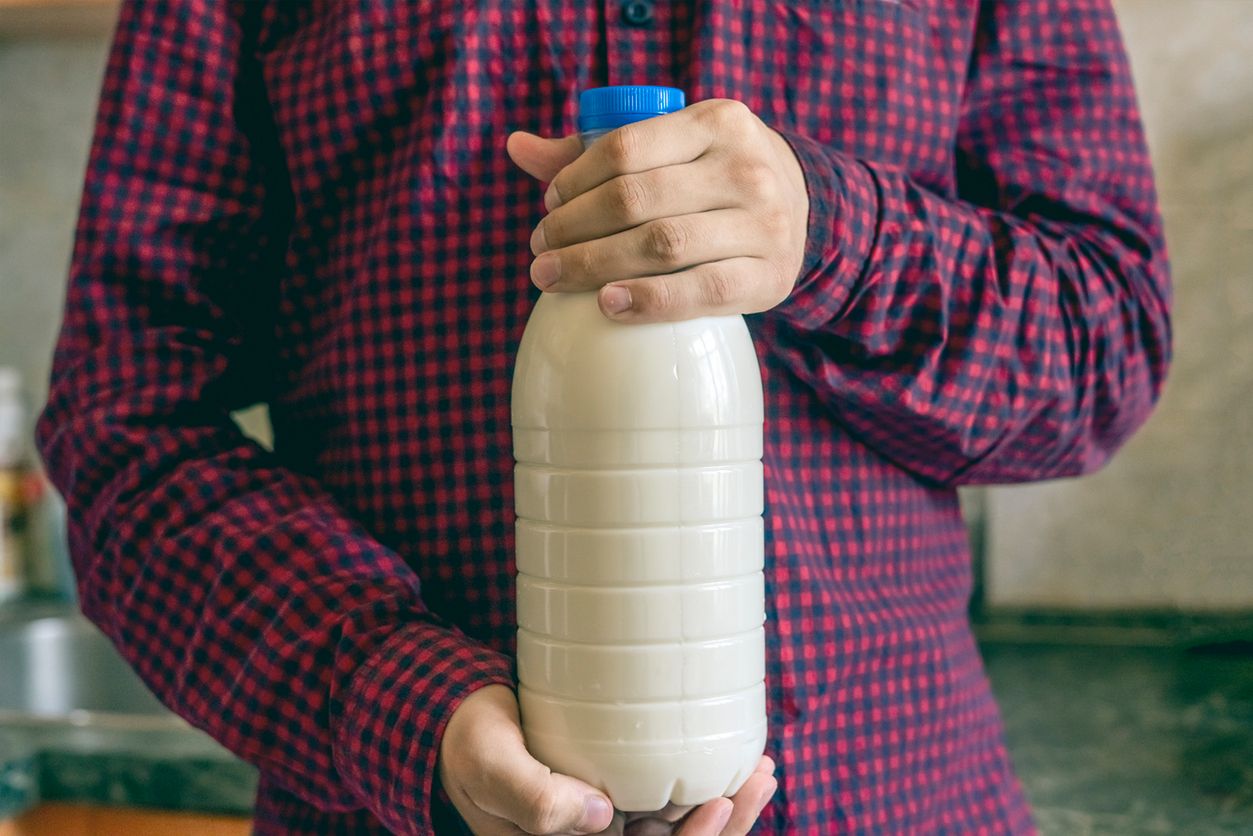 Mleko zawiera niewielkie ilości cholesterolu