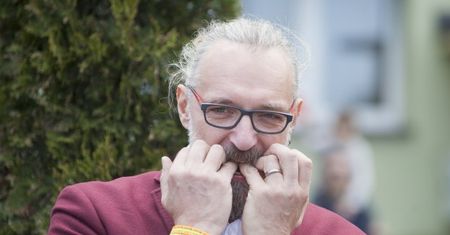Mateusz Kijowski wciąż unika płacenia alimentów. Twierdzi, że jego roczny dochód wynosi... TRZY ZŁOTE!