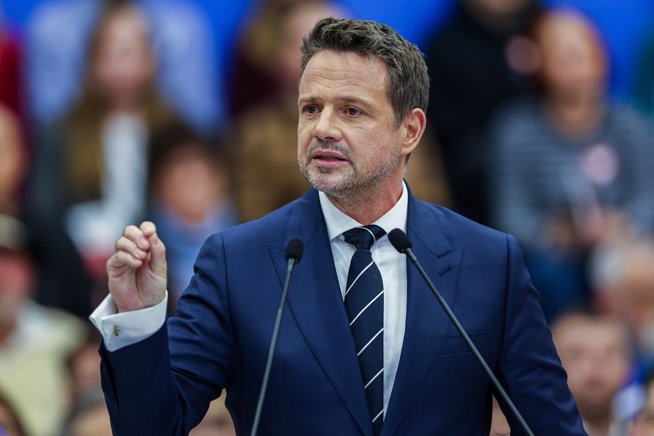 Podejrzane reklamy wyborcze. Trzaskowski: trzeba pytać organizatorów