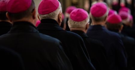 "Przeinaczenia i przemilczenia". Episkopat odpowiada na raport komisji ds. pedofilii
