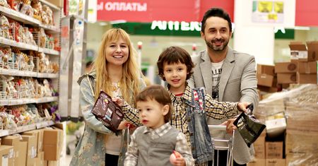 Sobota 30 maja. W jakich godzinach zrobimy zakupy? Czy zakładać maseczkę w sklepach?