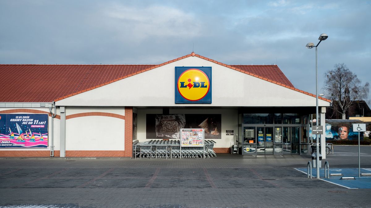 Lubliniec, 07.01.2020. Supermarket LIDL - ilustracja.