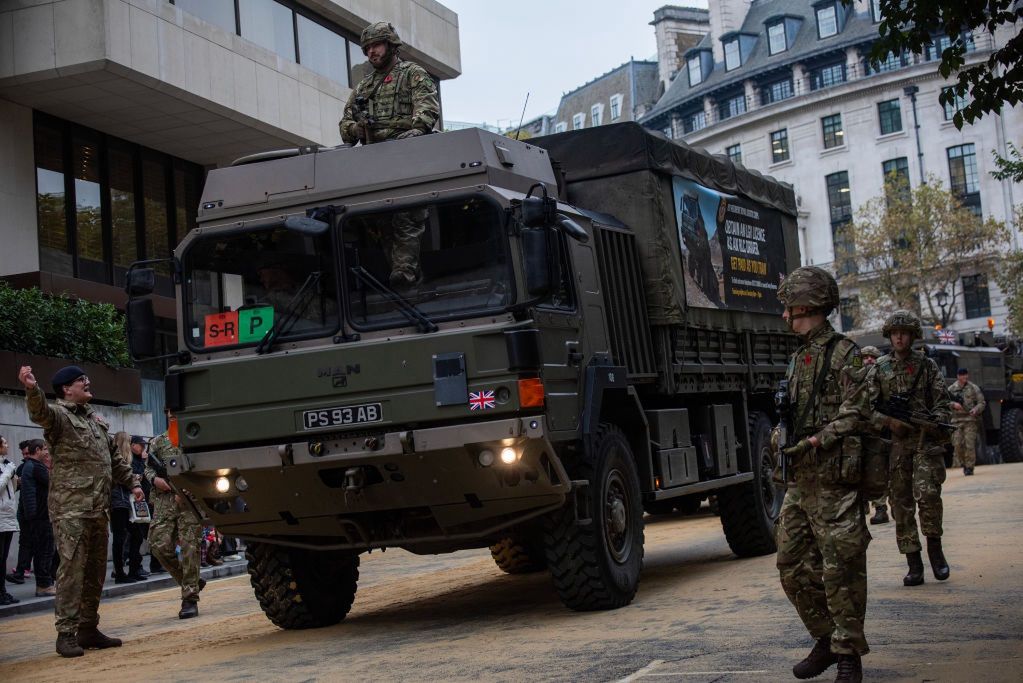 The British army is ready to fight Russia. "It would fight tonight."