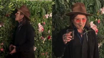 Johnny Depp POŻERA ŚCIANKĘ ZE SZTUCZNYCH ROŚLIN! Po prostu zgłodniał? (WIDEO)