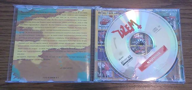 Internet jednak nie zastąpi bogatej oprawy graficznej, niektórych płyt CD