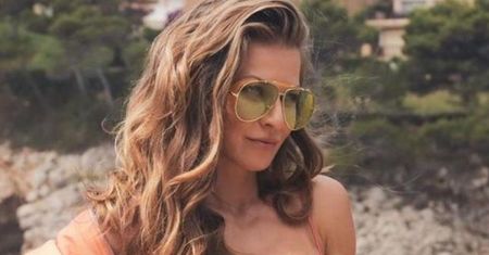 Anna Lewandowska zachwala plaże na Majorce, pozując w bikini i prezentując UMIĘŚNIONY BRZUCH (FOTO)