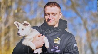 Bełchatów: Zawodnicy Skry pozowali do zdjęć z psami. Powstał kalendarz