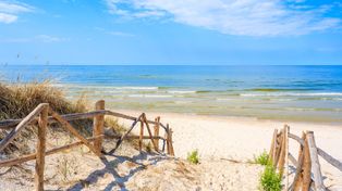 Najpiękniejsze plaże w Polsce. Są idealne na wakacje, urlop i weekend. Gdzie się znajdują? Jak tam dotrzeć?